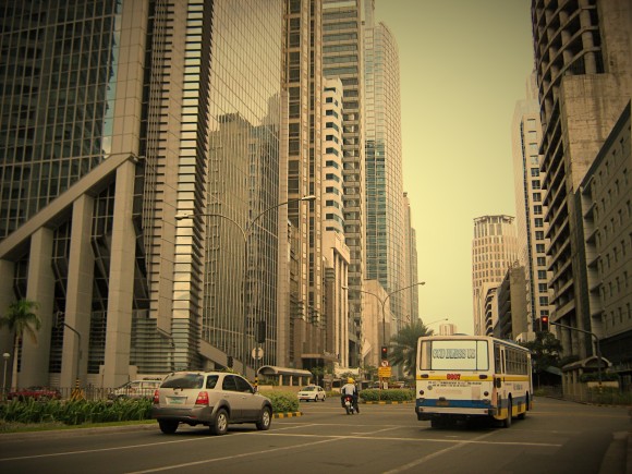 Ayala_avenue_street_scene_Fotor