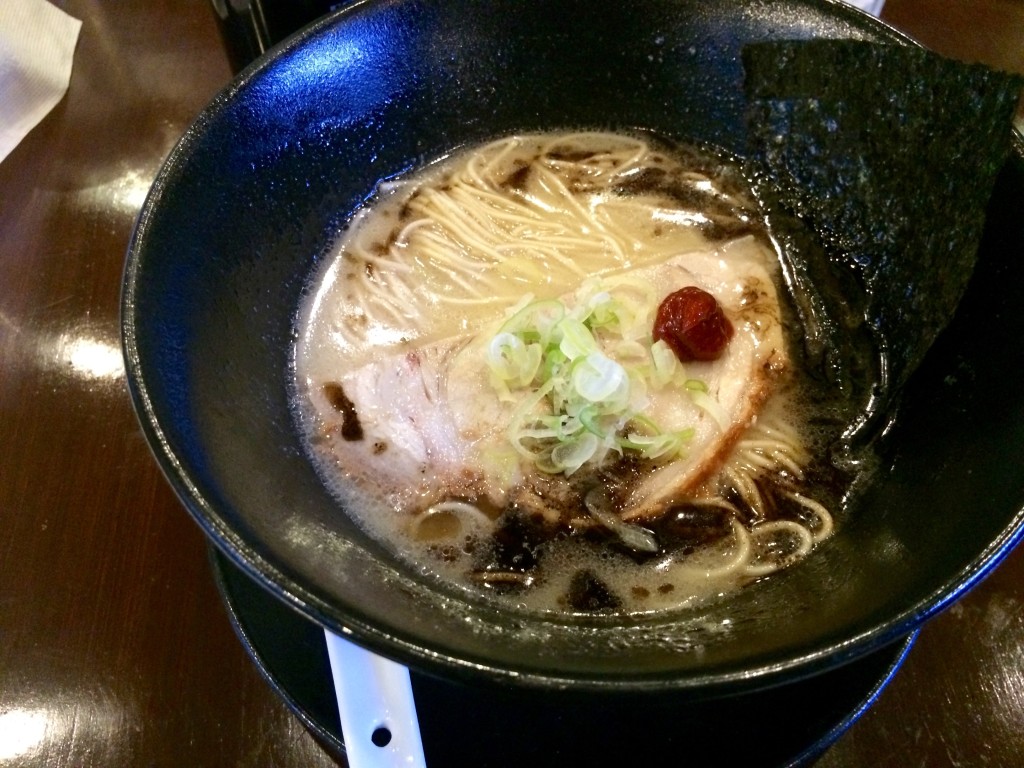 セブ島の若者の悩みを消し去る最強ラーメン屋【BARKIKATA】