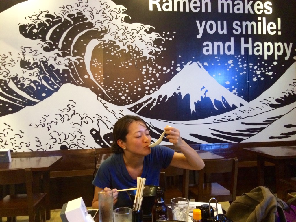 セブ島の若者の悩みを消し去る最強ラーメン屋【BARKIKATA】